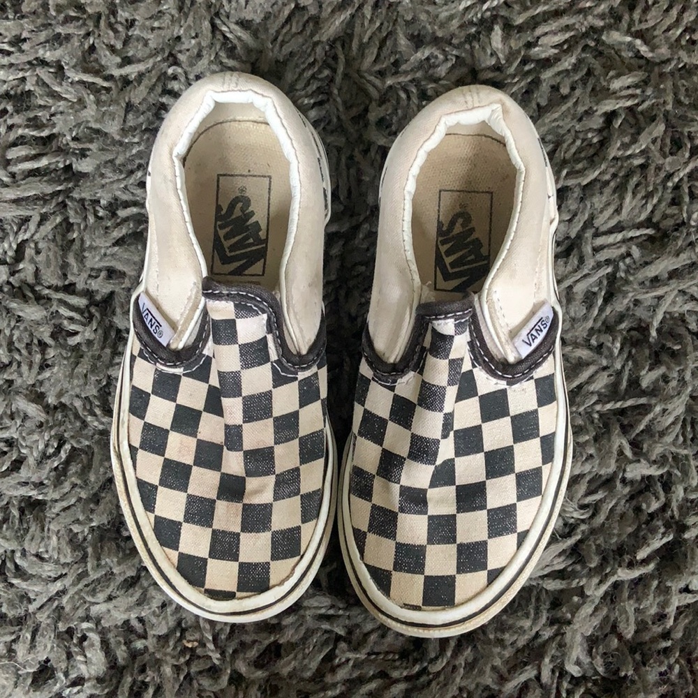 Kids checkerboard vans size 11